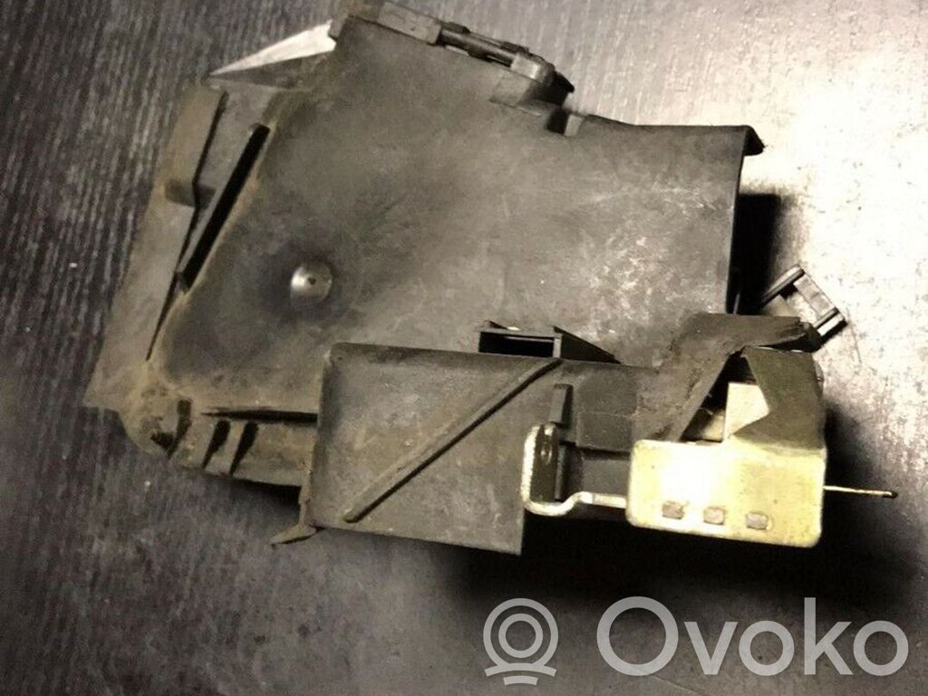 Front door lock   8235114
