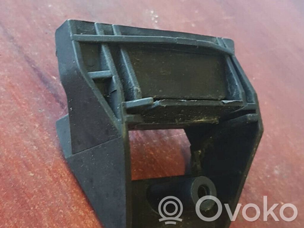 BMW 5 E39 Radiator mount bracket 