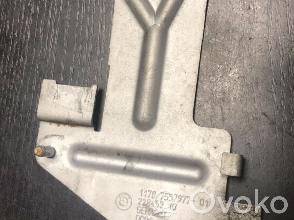 BMW 1 E81 E87 Other engine bay part 