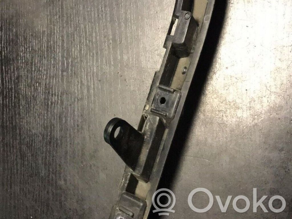 BMW 1 E81 E87 Takapuskurin kannake 