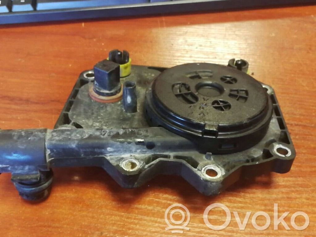 BMW 7 E38 Oil breather separator 