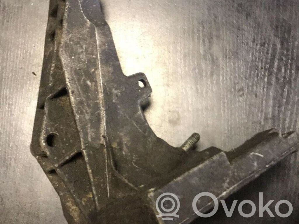 BMW 7 E38 Engine mounting bracket 