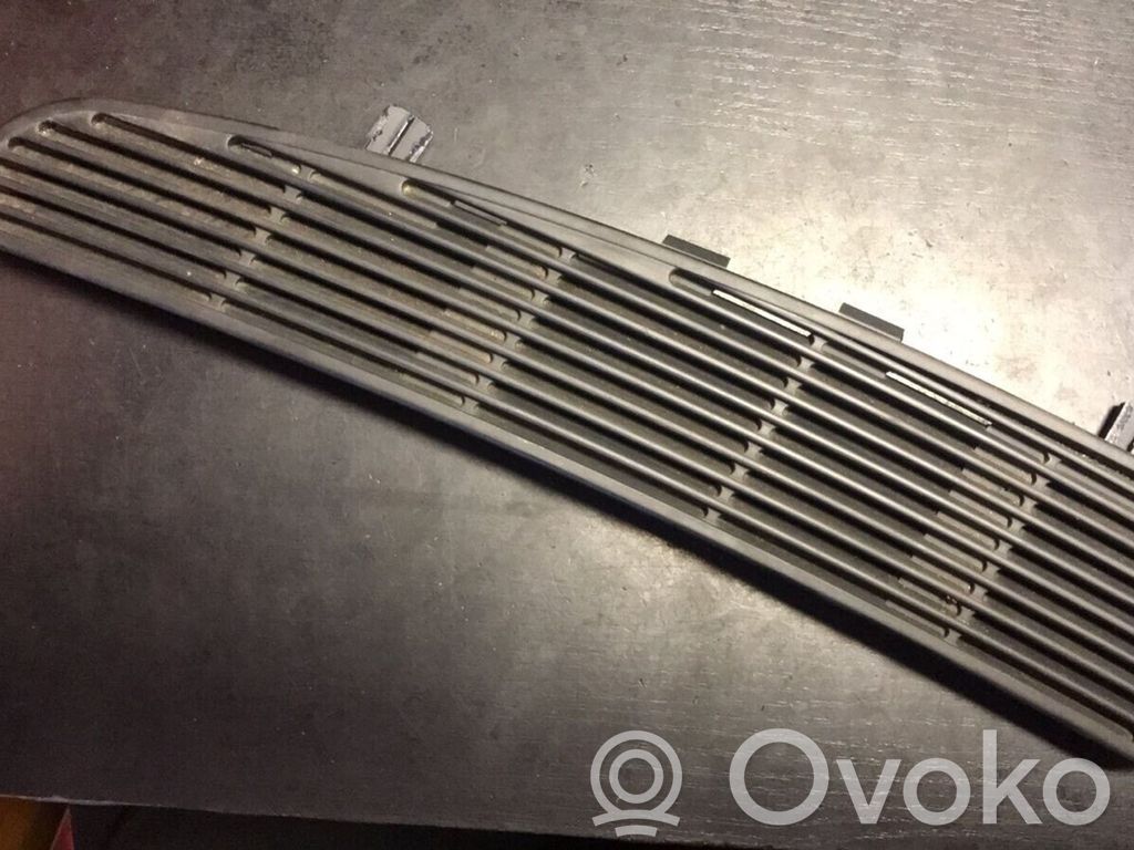 BMW 7 E38 Rejilla de ventilación trasera 