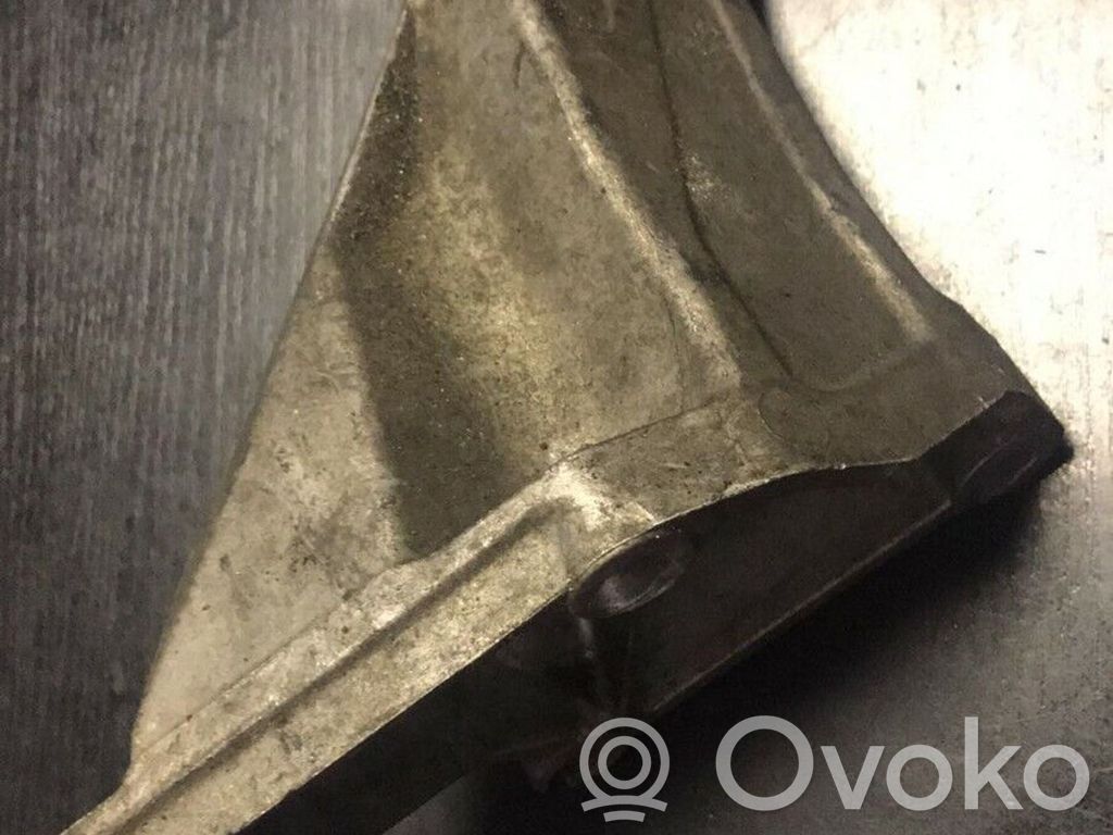 BMW 7 E65 E66 Engine mounting bracket 