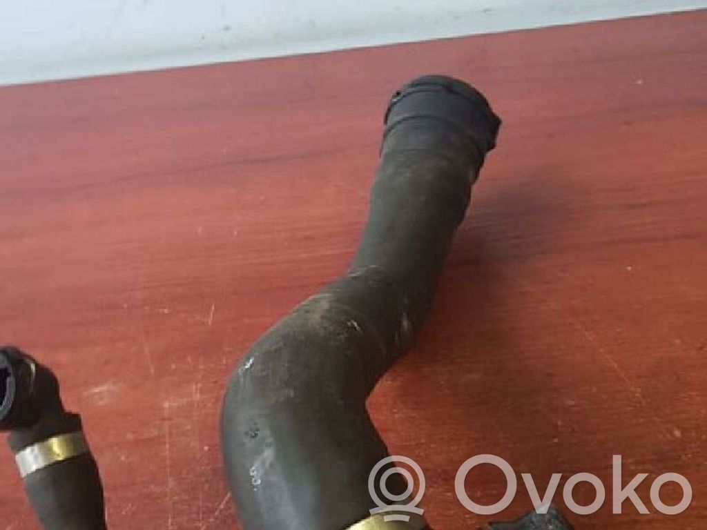 BMW 1 E82 E88 Engine coolant pipe/hose 
