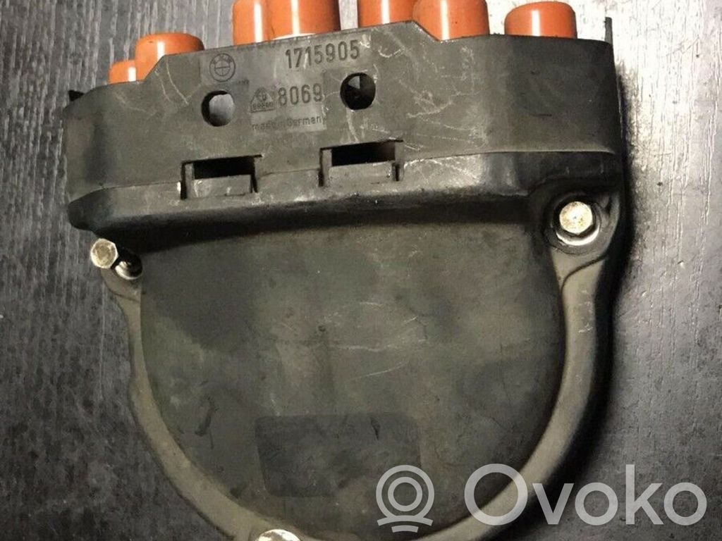 BMW 5 E34 Spark distributor cap 