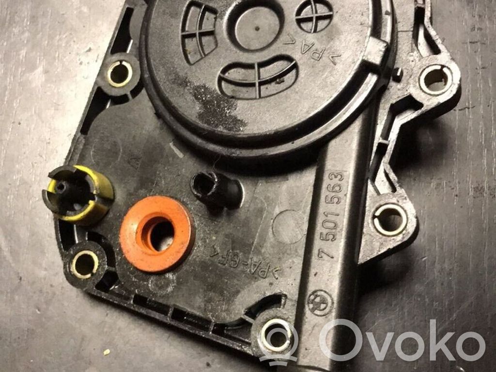 BMW 7 E38 Oil breather separator 