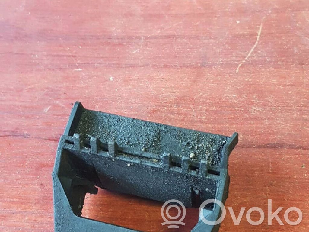 BMW 7 E38 Radiator mount bracket 