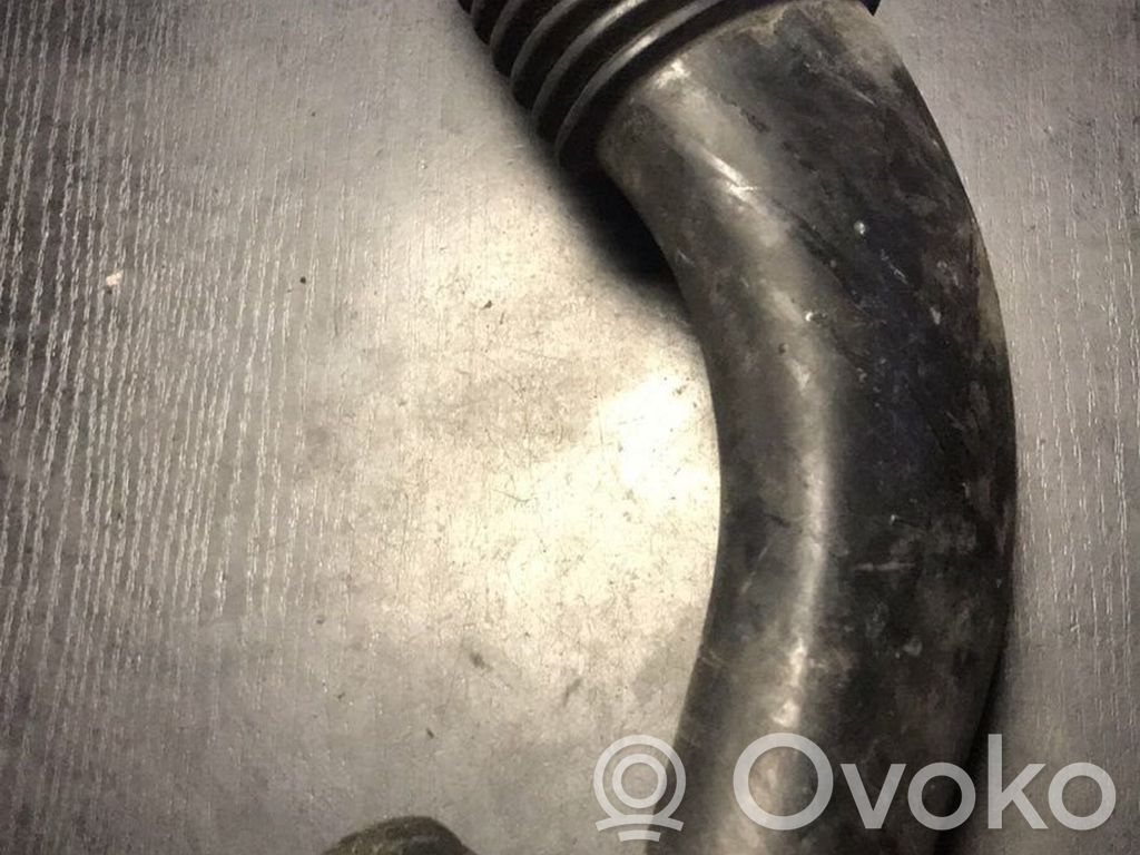 BMW 5 E39 Ilmanoton kanavan osa 
