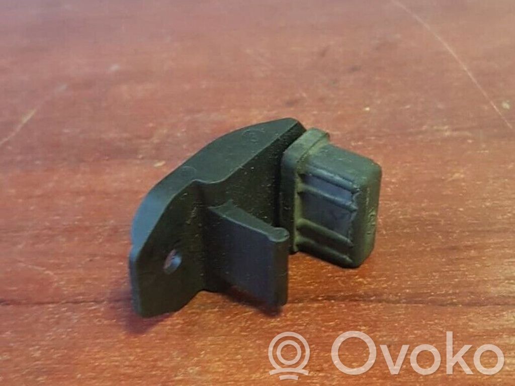 BMW 5 E39 Radiator mount bracket 