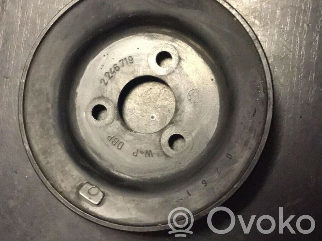 BMW 5 E39 Ohjaustehostimen pumpun hihnapyörä 