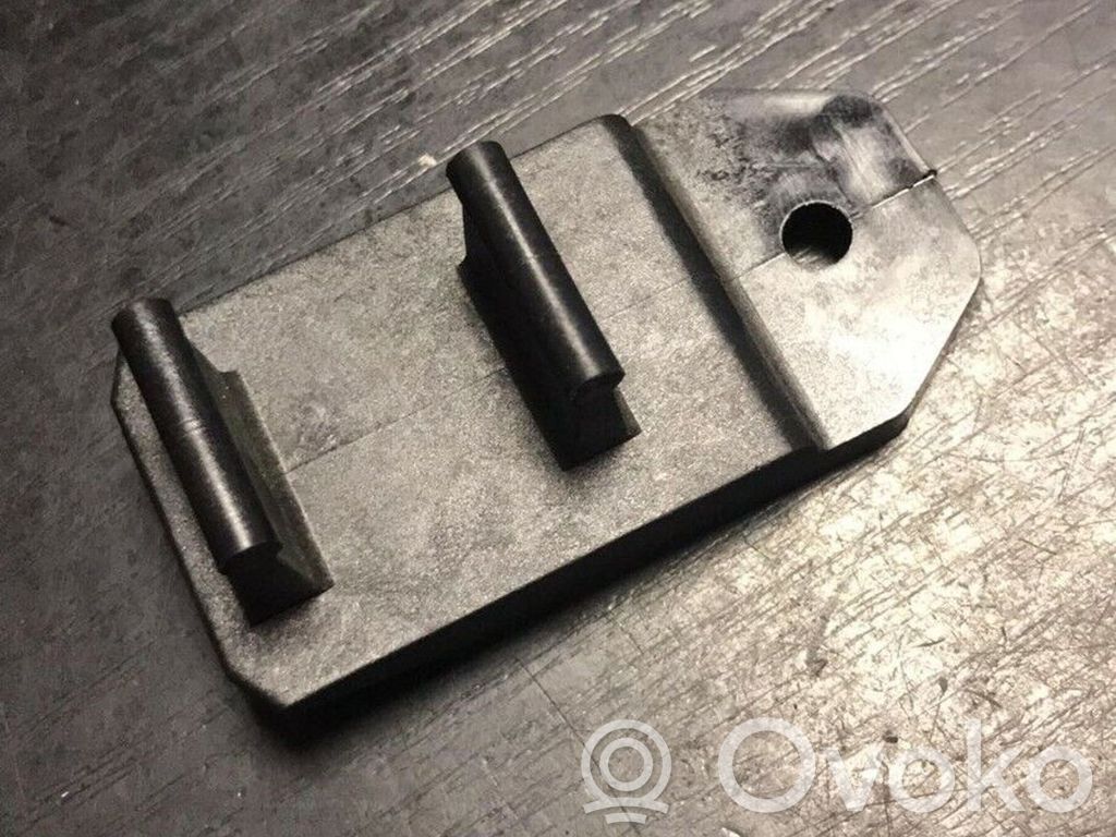 BMW 5 E39 Support, fixation radiateur 