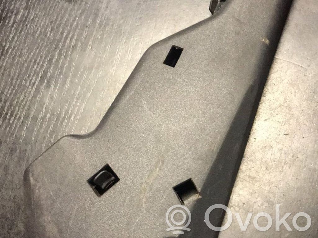 BMW 5 E39 Kita salono detalė 