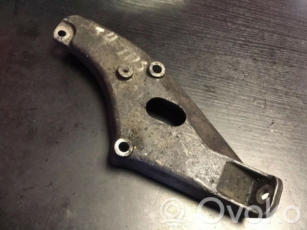 BMW 5 E34 Engine mounting bracket 