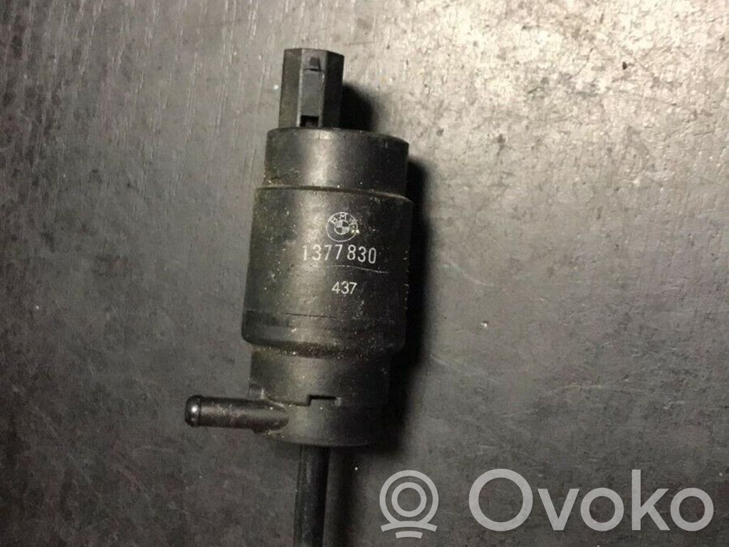 Windscreen/windshield washer pump   1377830