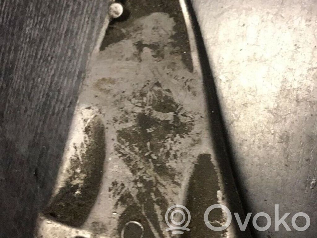 BMW 5 E34 Engine mounting bracket 