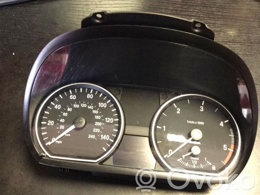 BMW 1 E81 E87 Nopeusmittari (mittaristo) 