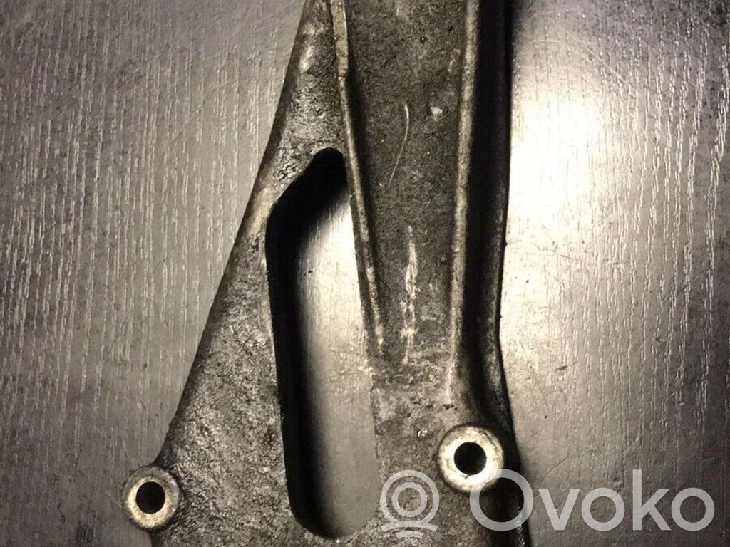 BMW 5 E34 Engine mounting bracket 