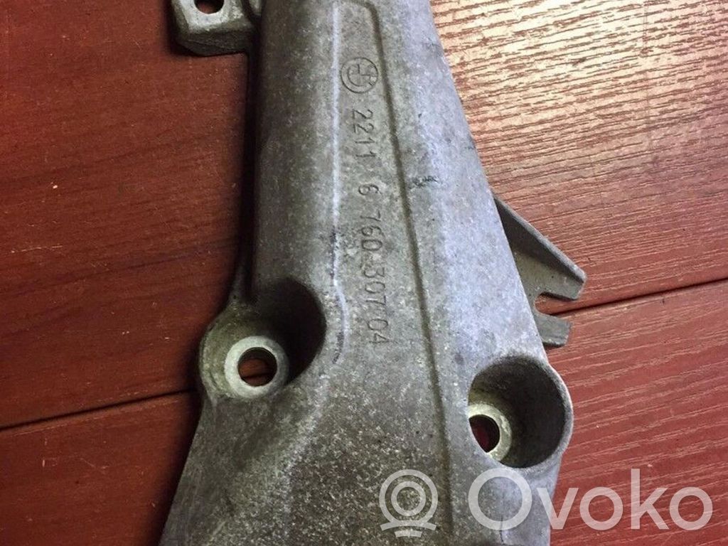 BMW 1 E81 E87 Engine mounting bracket 