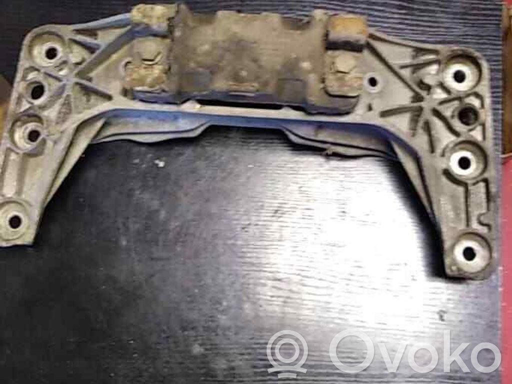 Gearbox mounting bracket   6764617