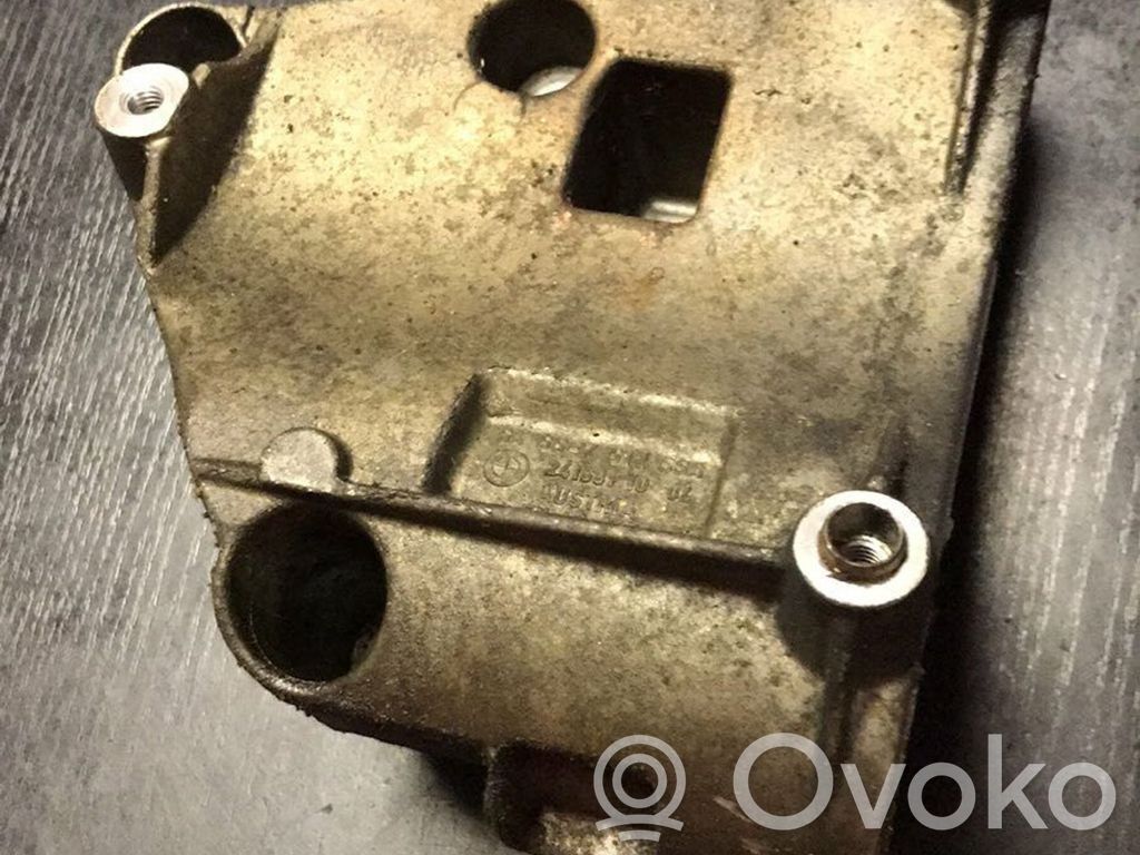 BMW 5 E60 E61 A/C compressor mount bracket 