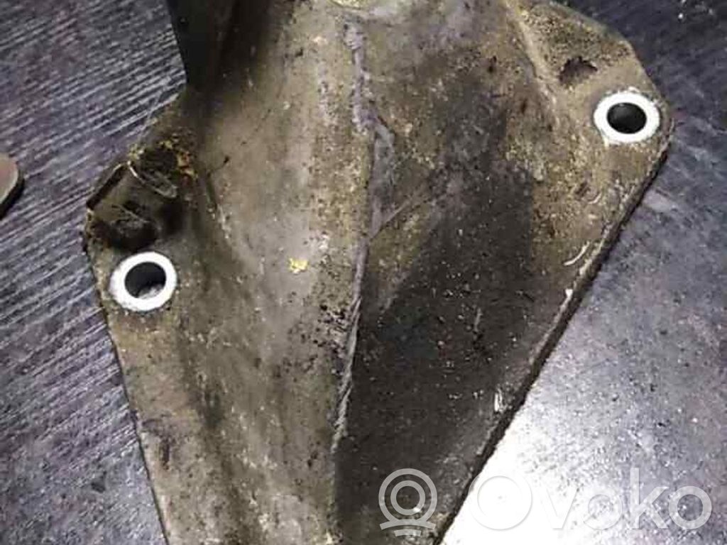 BMW 5 E60 E61 Engine mounting bracket 