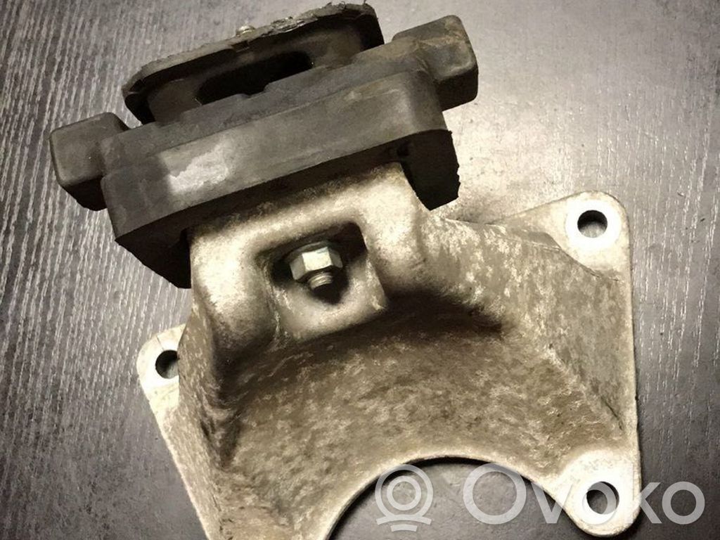 BMW 5 E60 E61 Gearbox mounting bracket 