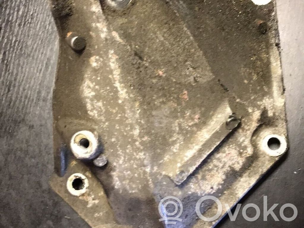 BMW 5 E60 E61 Engine mounting bracket 