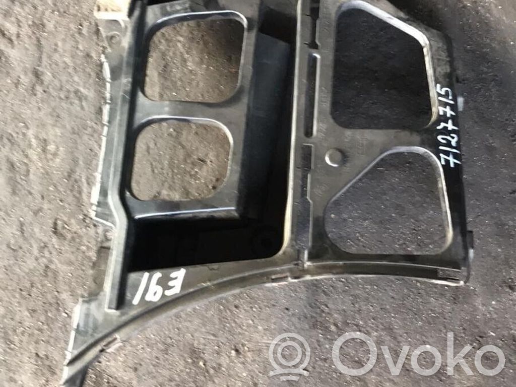 Rear bumper mounting bracket   7127715