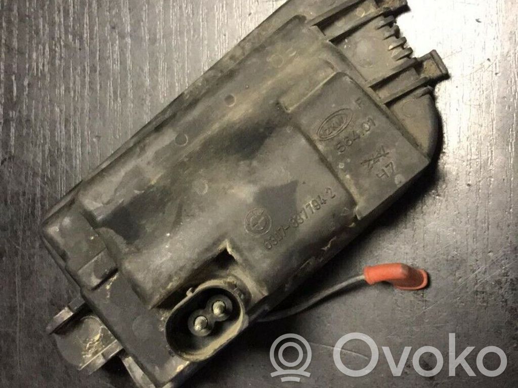 BMW 5 E39 Ajovalo valaisimen pölysuoja 