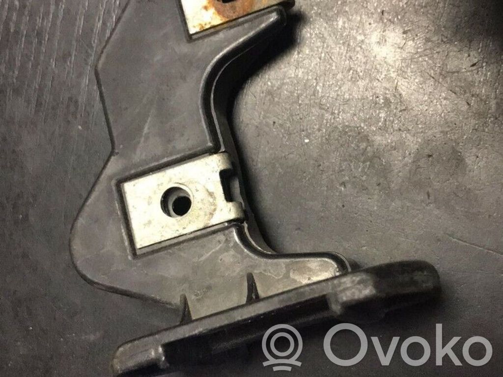 Front bumper mounting bracket   8159361