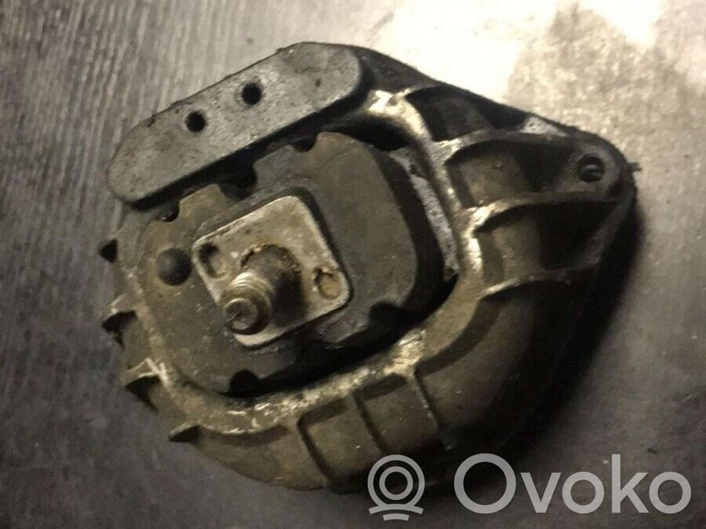 Engine mount bracket   13981112