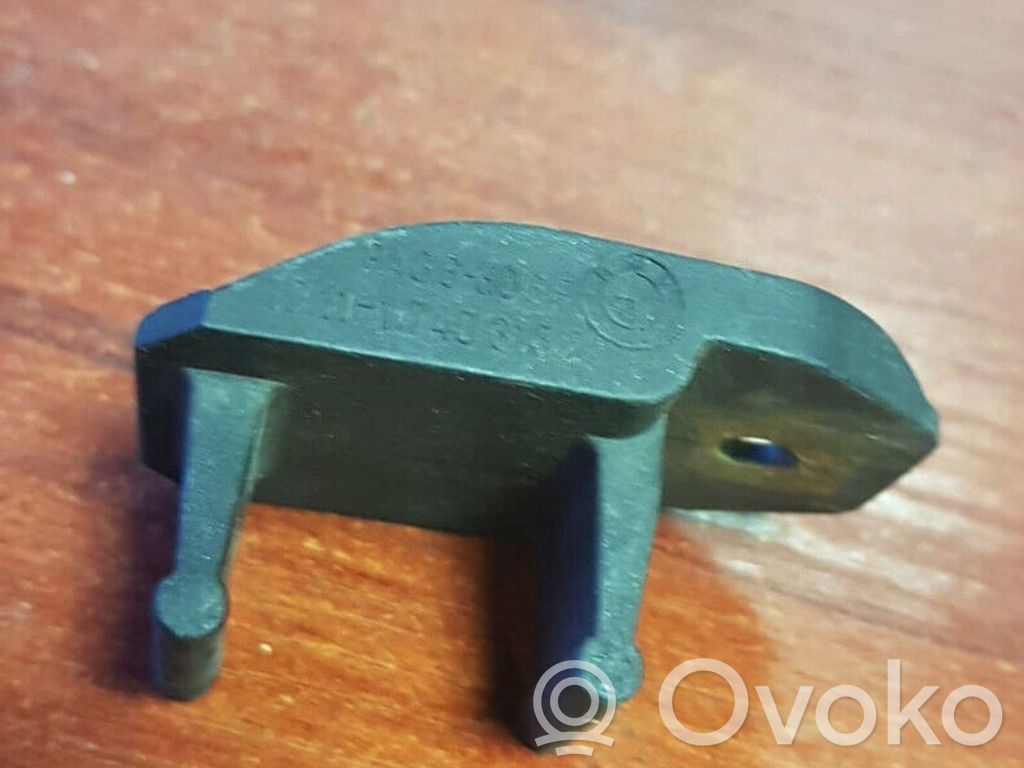 BMW 5 E39 Radiator mount bracket 