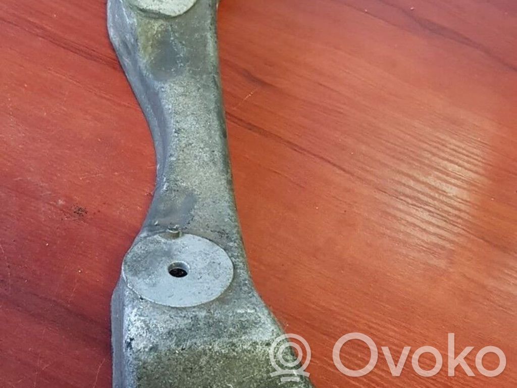 Gearbox mounting bracket   6760299