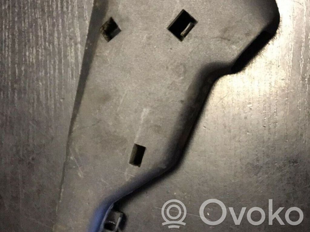 BMW 5 E34 Kita salono detalė 