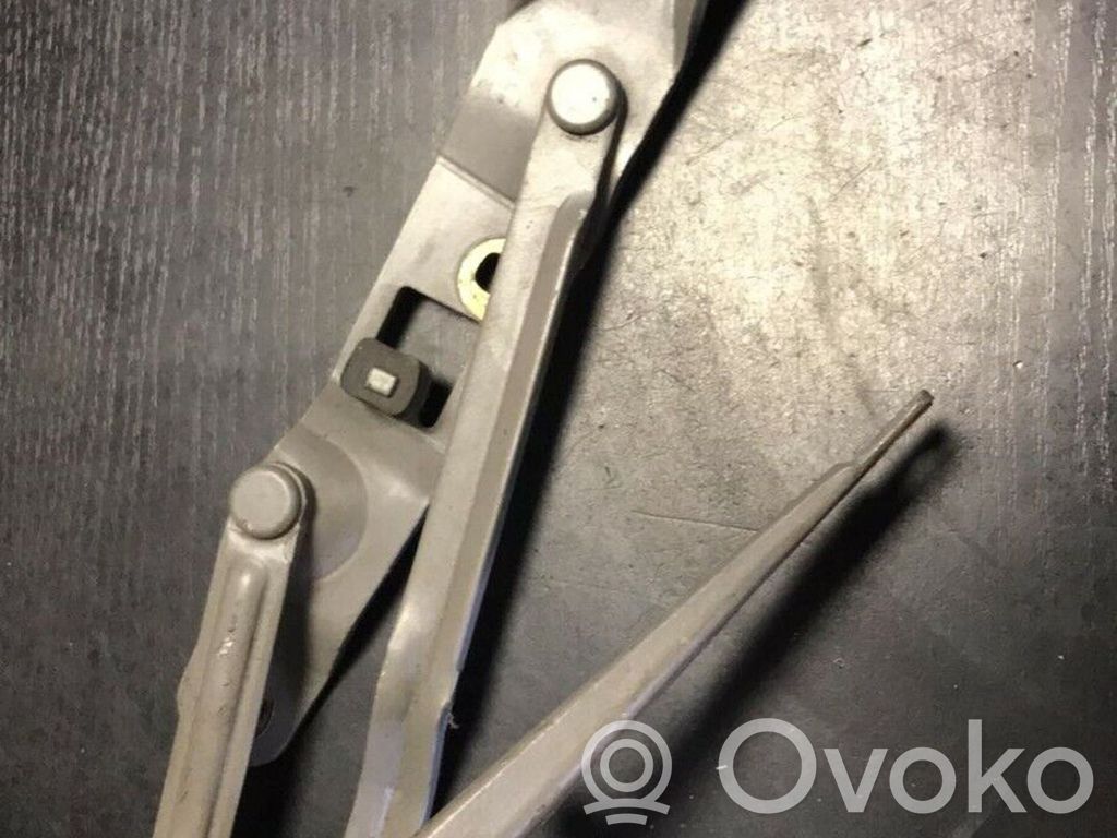 BMW 5 E39 Tailgate/trunk/boot hinge 