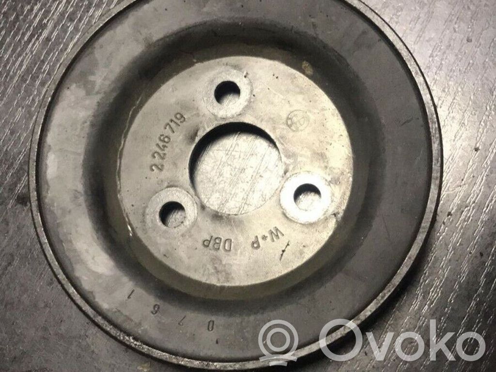 BMW 5 E39 Ohjaustehostimen pumpun hihnapyörä 