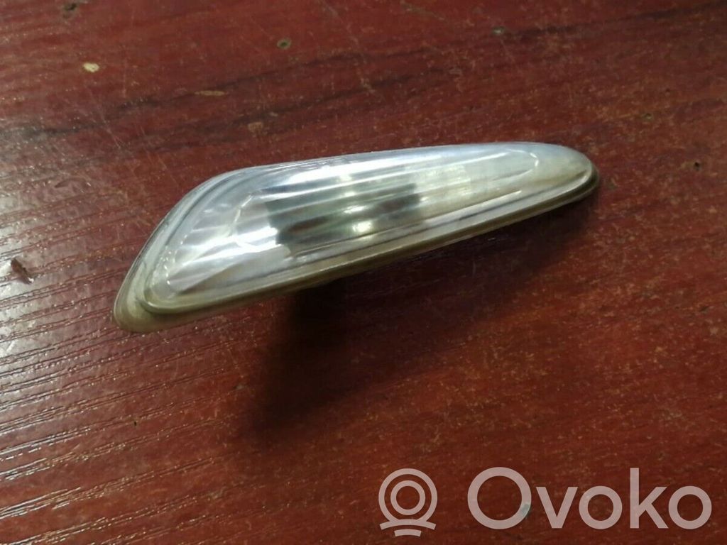 BMW 3 E46 Front fender indicator light 