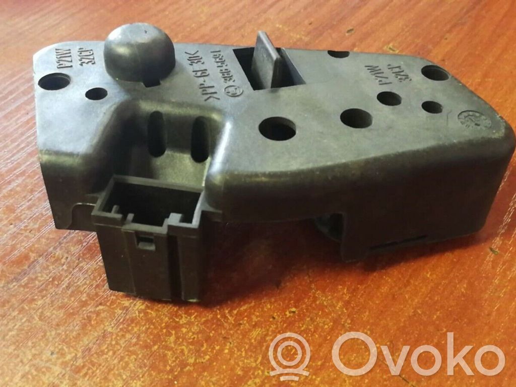BMW 3 E46 Tail light bulb cover holder 