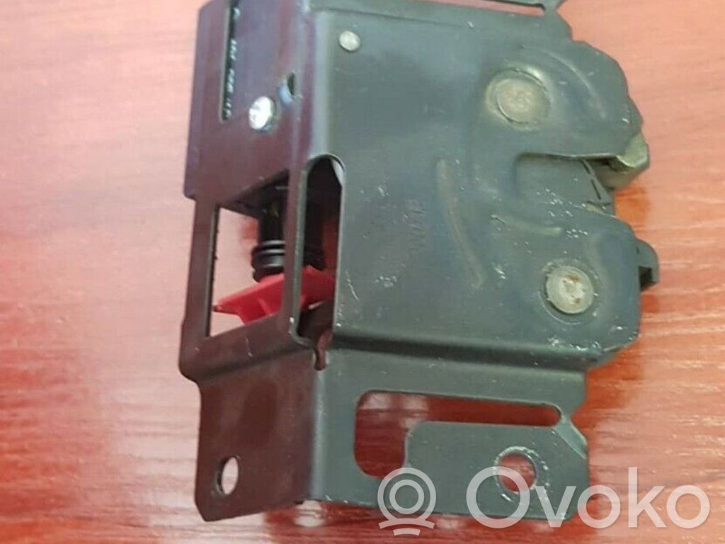 BMW 3 E46 Aizmugurējā pārsega slēdzene 