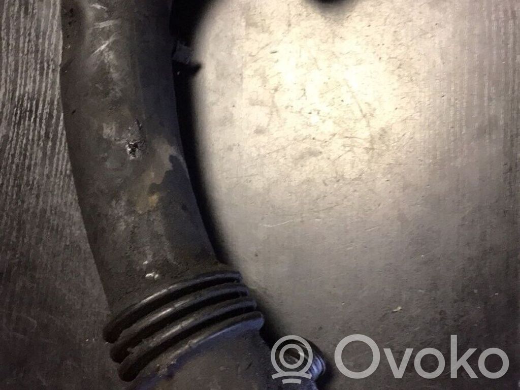 BMW 5 E60 E61 Turboahtimen ilmanoton letku 