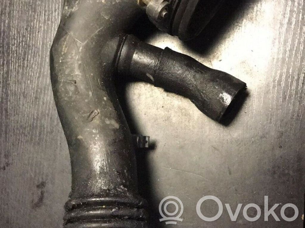BMW 3 E46 Turboahtimen ilmanoton letku 