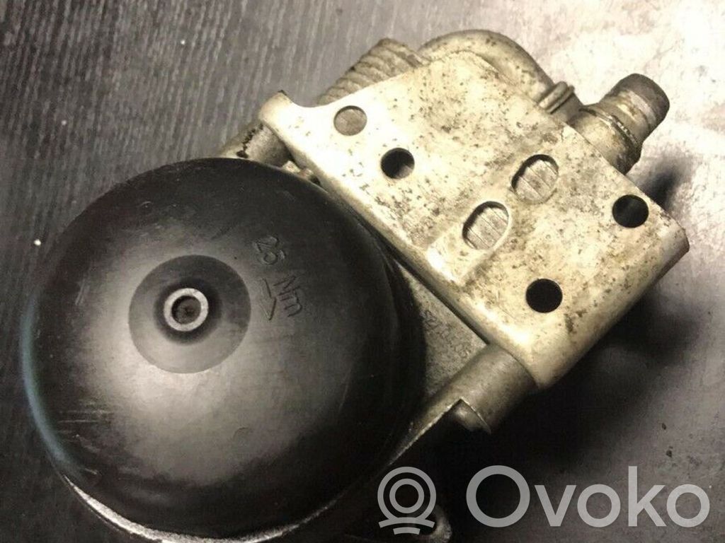 BMW 3 E46 Oil filter mounting bracket 