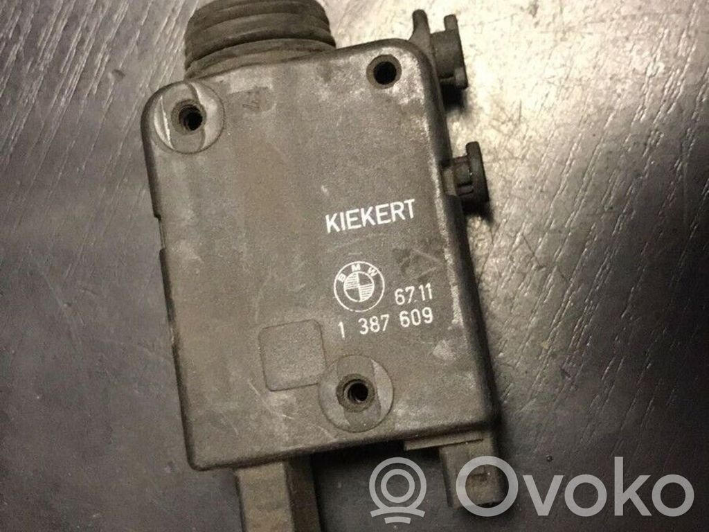 BMW 3 E36 Motor de bloqueo de puertas 