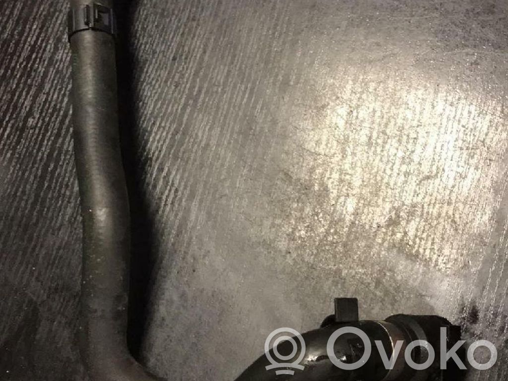 BMW 1 E82 E88 Engine coolant pipe/hose 