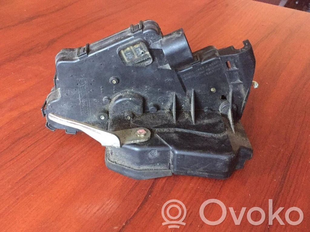 BMW 3 E46 Priekšpusē slēdzene 
