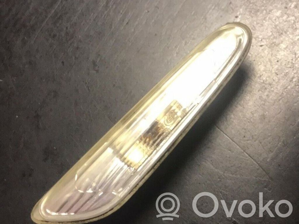 BMW 1 E82 E88 Front fender indicator light 