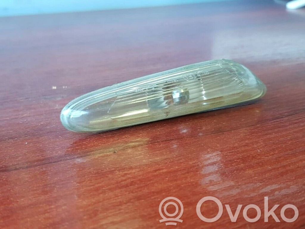 BMW 1 E82 E88 Front fender indicator light 