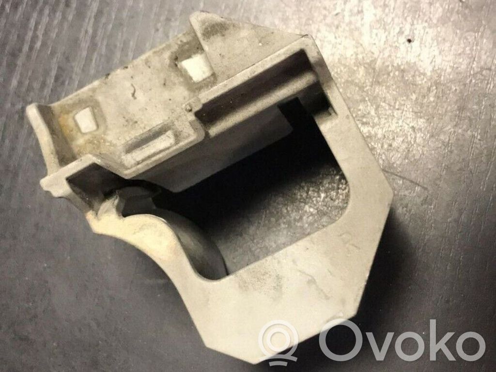 BMW 1 E81 E87 Radiator mount bracket 