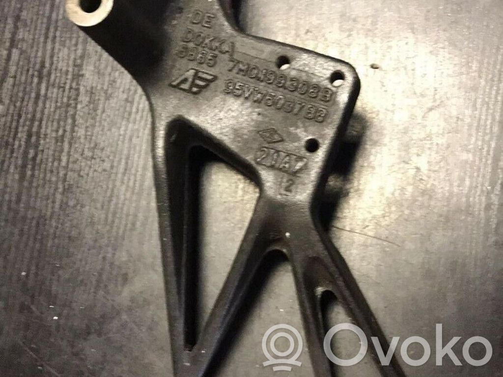 Volkswagen Sharan Engine mounting bracket 